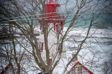 旅馆 Inn At The Harbour