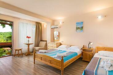 بنسيون Villa Zelenika