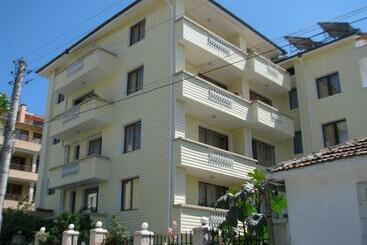 ペンション Vladimirov Guest House