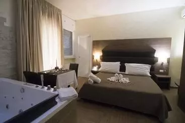 هتل آپارتمان Bluebay Residence Resort