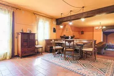 هتل Agriturismo Podere Villa Alessi
