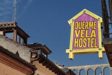 بنسيون Duermevela Hostel