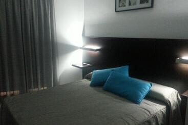 بنسيون Casa De Larios