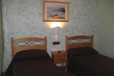 بنسيون Hostal Guarni