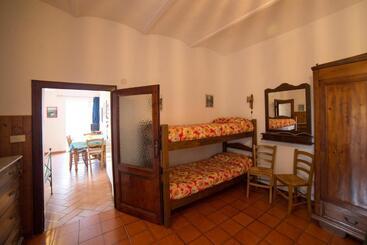 فندق Agriturismo Greppo All Olivo