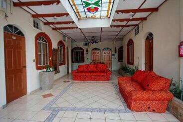 בית מלון כפרי Continental Plaza