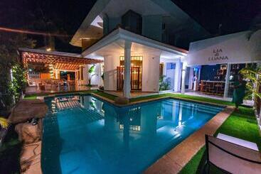 پانسیون Angel Boutique