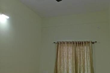 Отель Blue Crystal Lodge