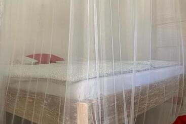 Bed and Breakfast Peekaboo Diani Beach