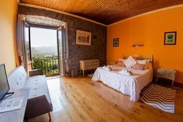 هتل Agroturismo La Casona De Belmonte