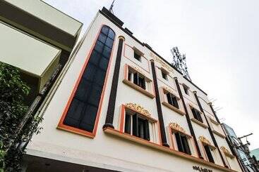 Hotel Oyo 29000 Srk Inn