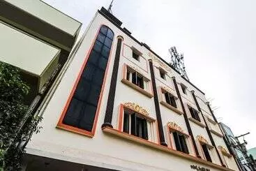 Hotelli Oyo 29000 Srk Inn
