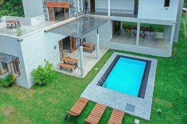 Bed and Breakfast Bhagi House