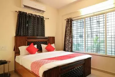 Hotel Oyo 30905 Uk Villa