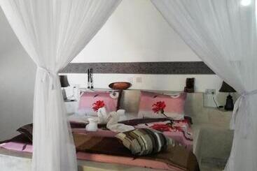 Bed & Breakfast Peter Pan Beach Lodge & Italian Restaurant