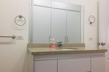 Three House Hostel Boutique