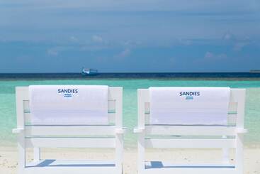 هتل Sandies Bathala