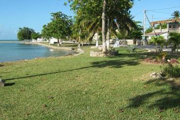 ペンション Fernando S Seaside Guest House