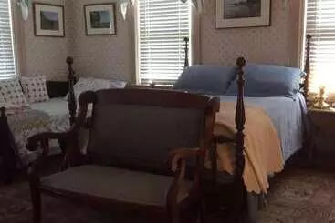 Clary Lake Bed And Breakfast