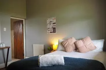 Hostel Riverview Country Inn