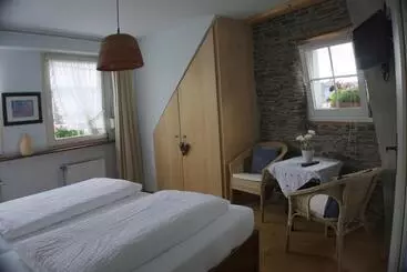 ペンション Garni Altes Winzerhaus Moselschänke