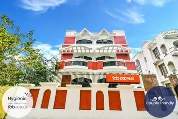 Hotelli Fabexpress Prakash Apartment