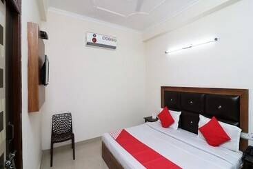 Oyo 24958 Hotel Dayal