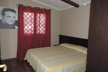 تختخواب و صبحانه Acquarossabed