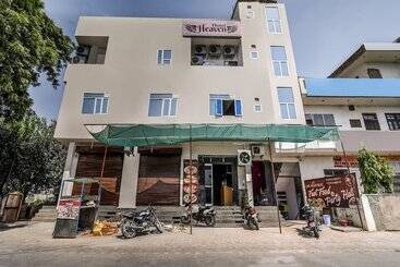 Oyo 19706 Hotel Heaven