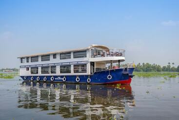 Hotel Oyo 23434 Royal Palace 4bhk Premium Houseboat