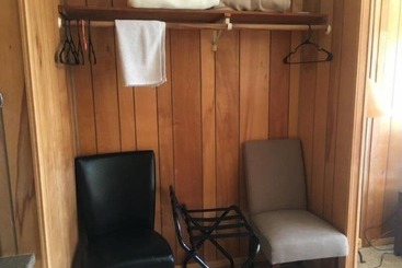 Tyee Restaurant And Motel