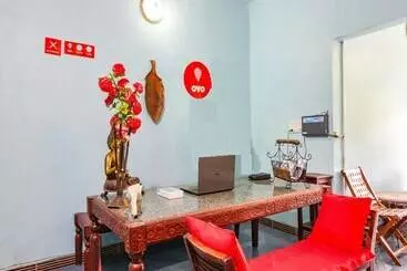 Hotel Oyo 11961 Breezee Homes