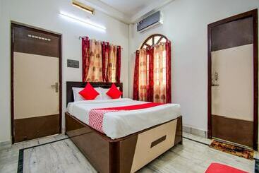 בית מלון כפרי Oyo 24849 Madhuram Vihar