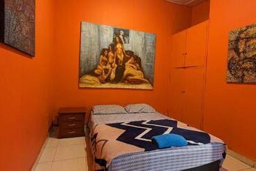 پانسیون Lienzo Hostel And Mural Art Museum