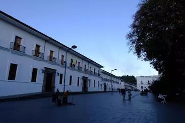 ペンション Lienzo Hostel And Mural Art Museum