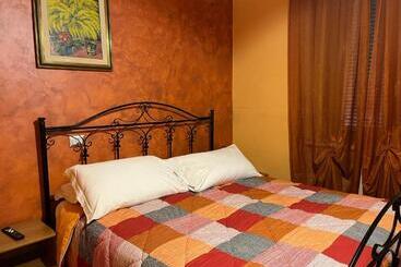 تختخواب و صبحانه Le Ganze