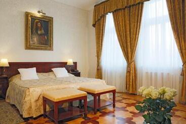 Hotel Vila Livia