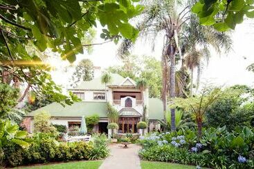 پانسیون Birdwood Boutique Estate