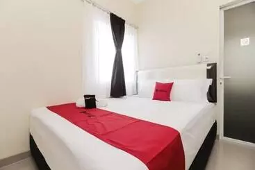 پانسیون Reddoorz Near Soekarno Hatta Airport