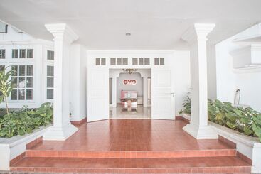 Hotel Capital O 332 Residence G17 Kemang