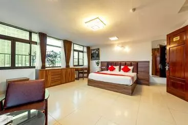 Westlake Tay Ho Hotel 696 Lạc Long Quân