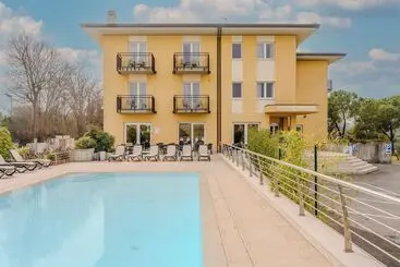 ホテル Hotiday Peschiera Frassino