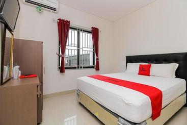 Szálloda Reddoorz Syariah @ Kampung Bintang