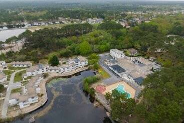 هتل Azureva Lacanau