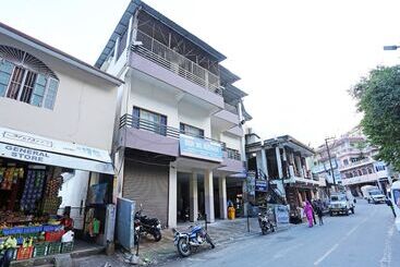 Oyo 19638 Hotel Jay Continental