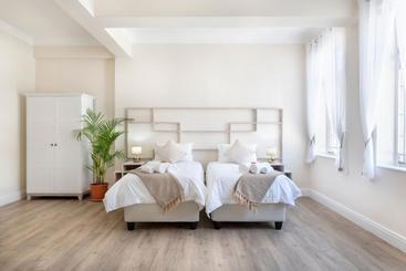 בית מלון כפרי 40 On Burg