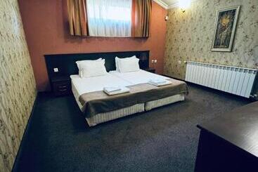 בית מלון כפרי Restaurant Almond