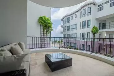 アパートホテル Diamante Beachfront Suites