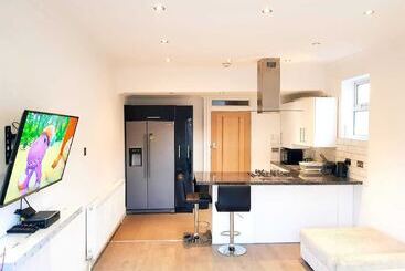 Bed and Breakfast Cogie Abode