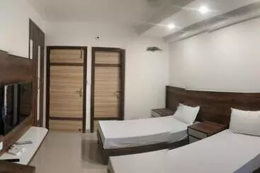 تختخواب و صبحانه Pride Home